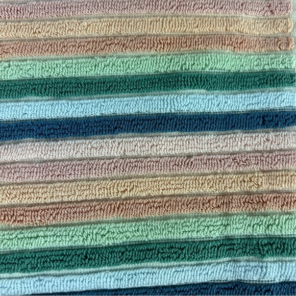 Rachel Zoe Striped Bath Towel Rainbow Pink Blue Green 100% Cotton 1 Pc NEW - Picture 4 of 8